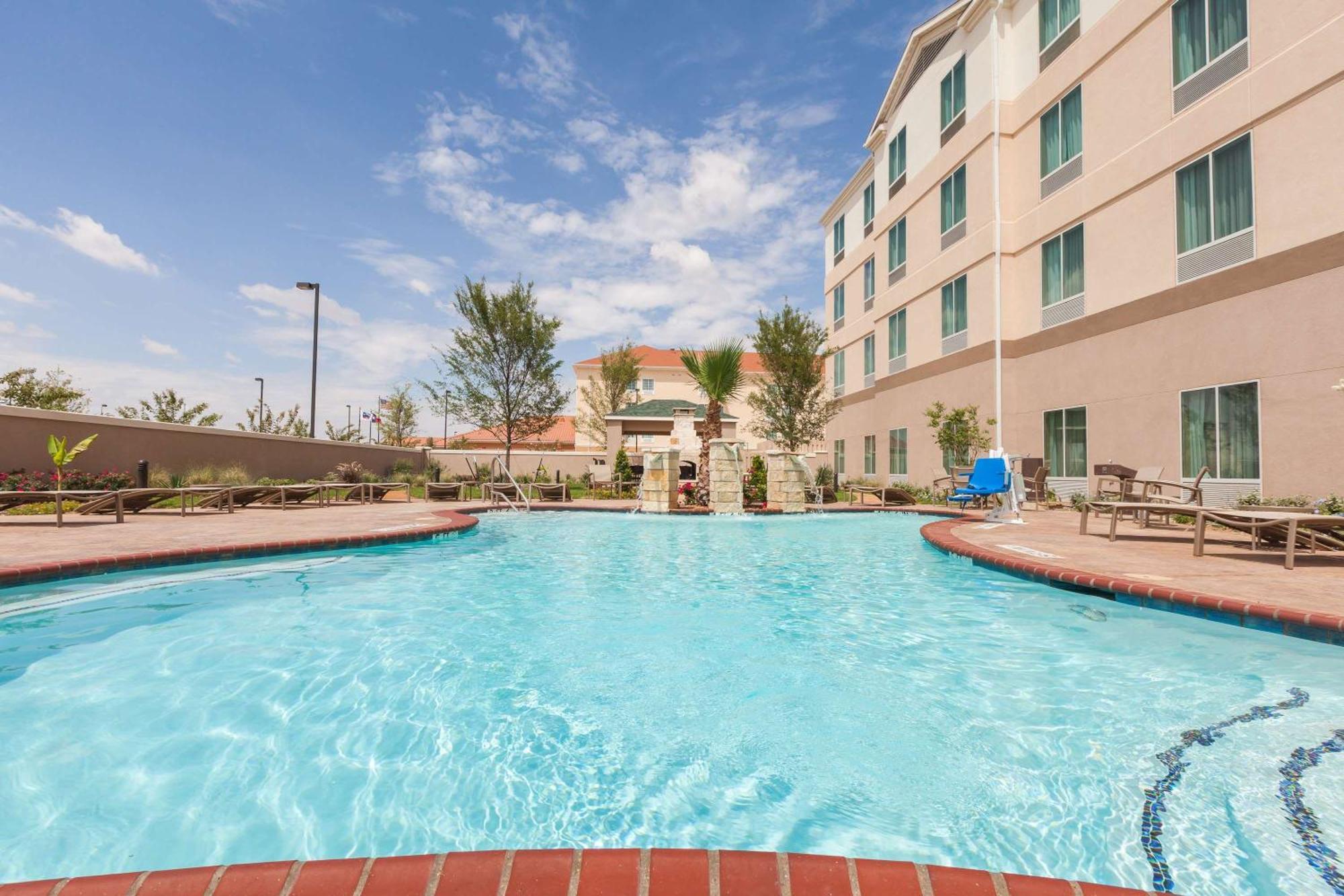 Hilton Garden Inn Midland Exteriér fotografie